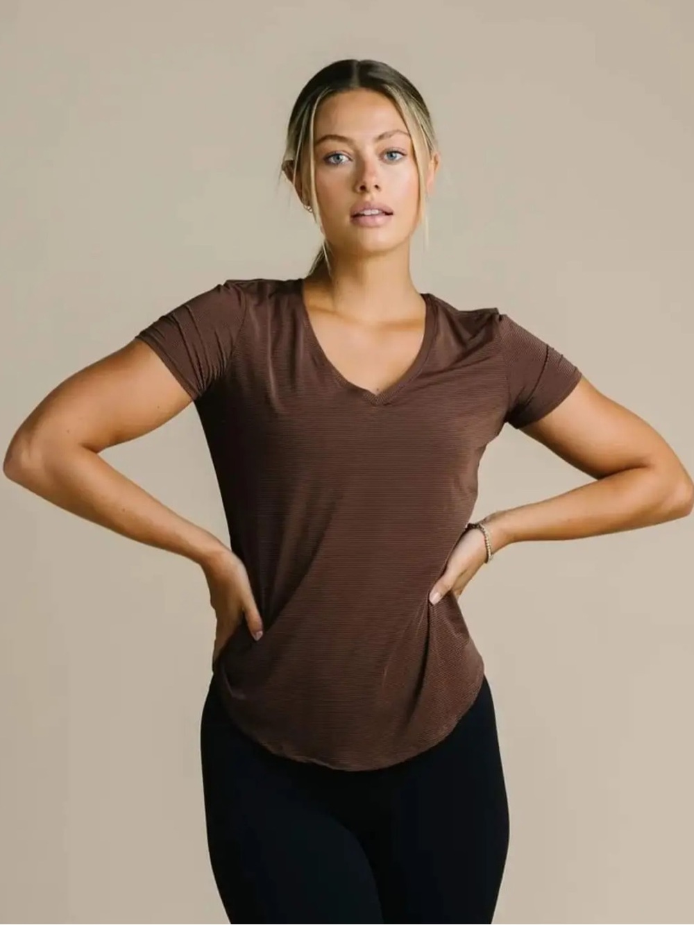 Zyia Black Wanderer Short Sleeve V-Neck Lightweight Tee Sz M - Picture 4 of 4